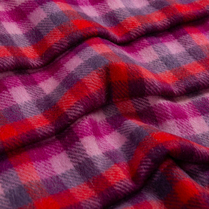 Heritage Plaid Check Cashmere Scarf with Tassels in Scarlet closeup