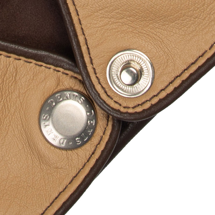 Women's touchscreen leather driving gloves in toffee/mocca closeup