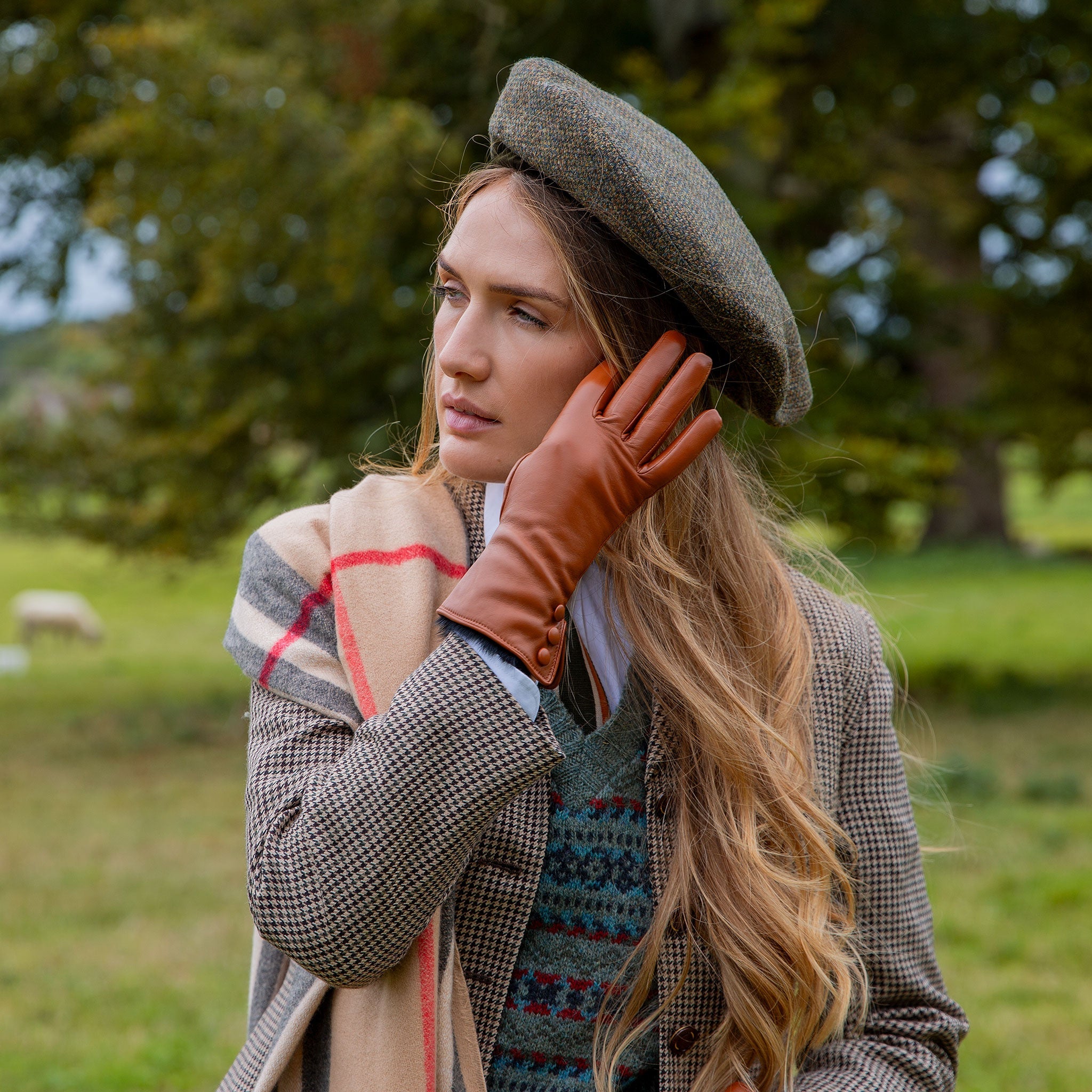 Women's Wool-Lined Leather Gloves with Fur Cuffs Women's Wool-Lined Leather Gloves with Fur Cuffs