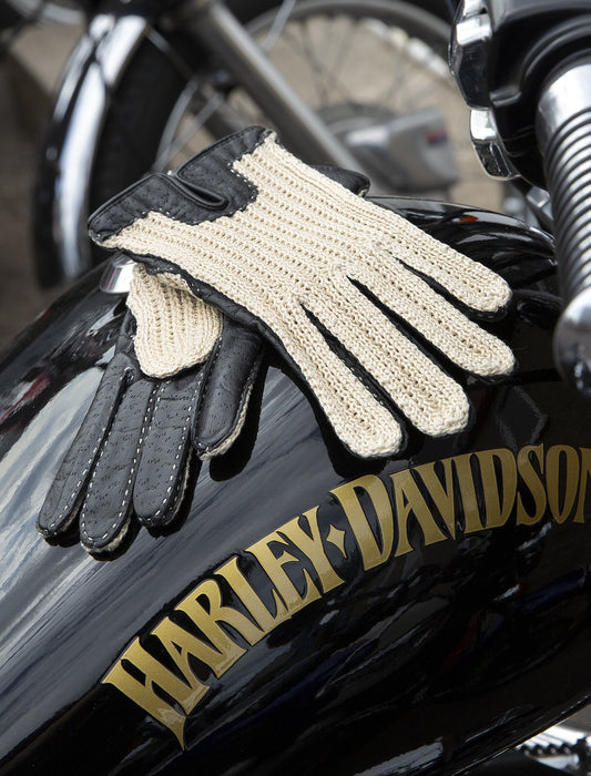 Women's Handsewn Crochet-Back Imitation Peccary Leather Driving Gloves in black